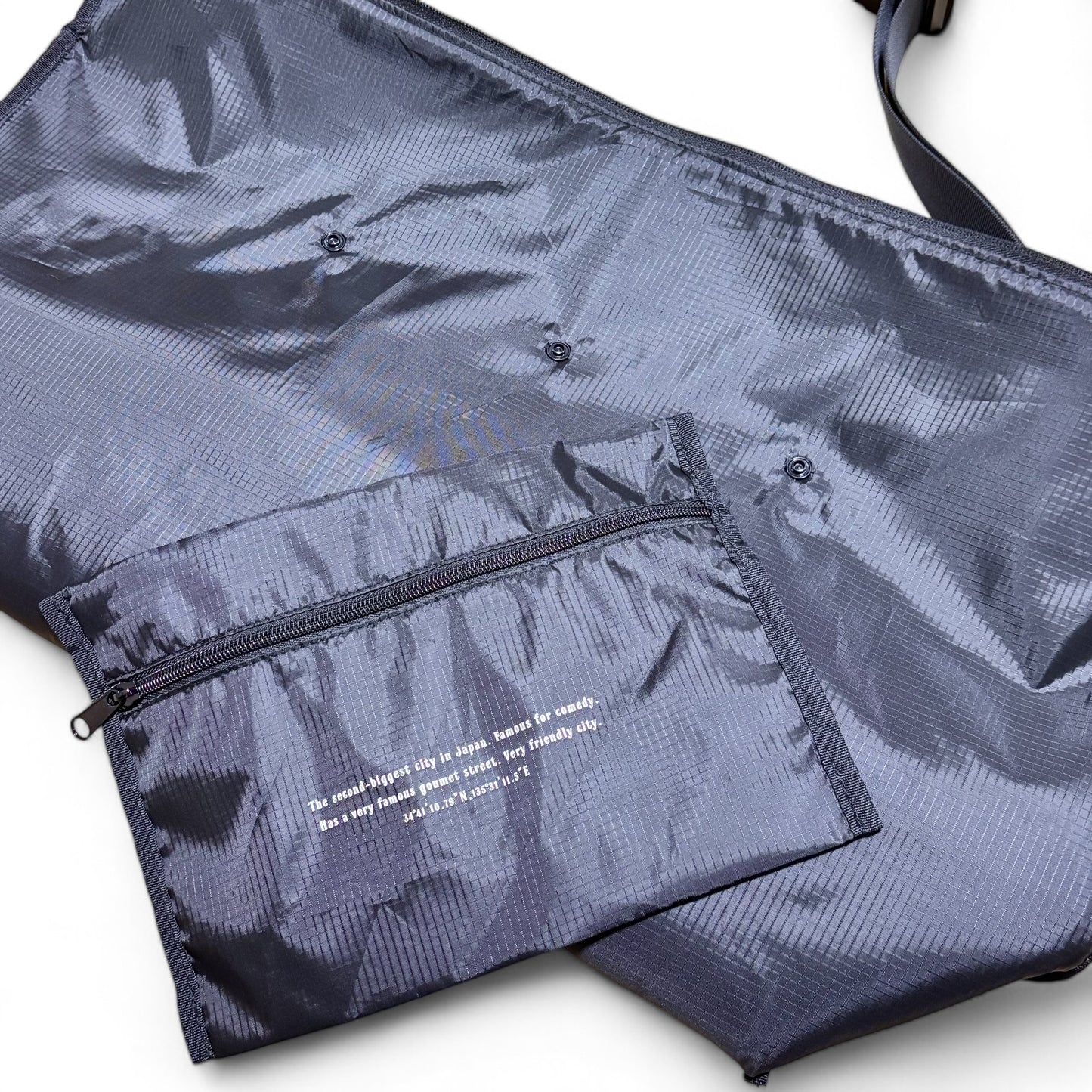 NEOPRENE MESSENGER BAG