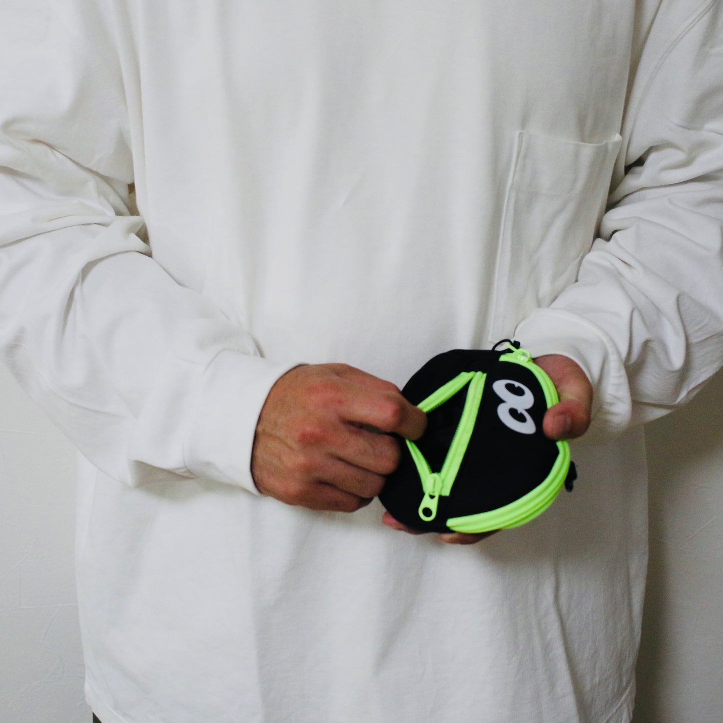 NEOPRENE TALKATIVE POUCH