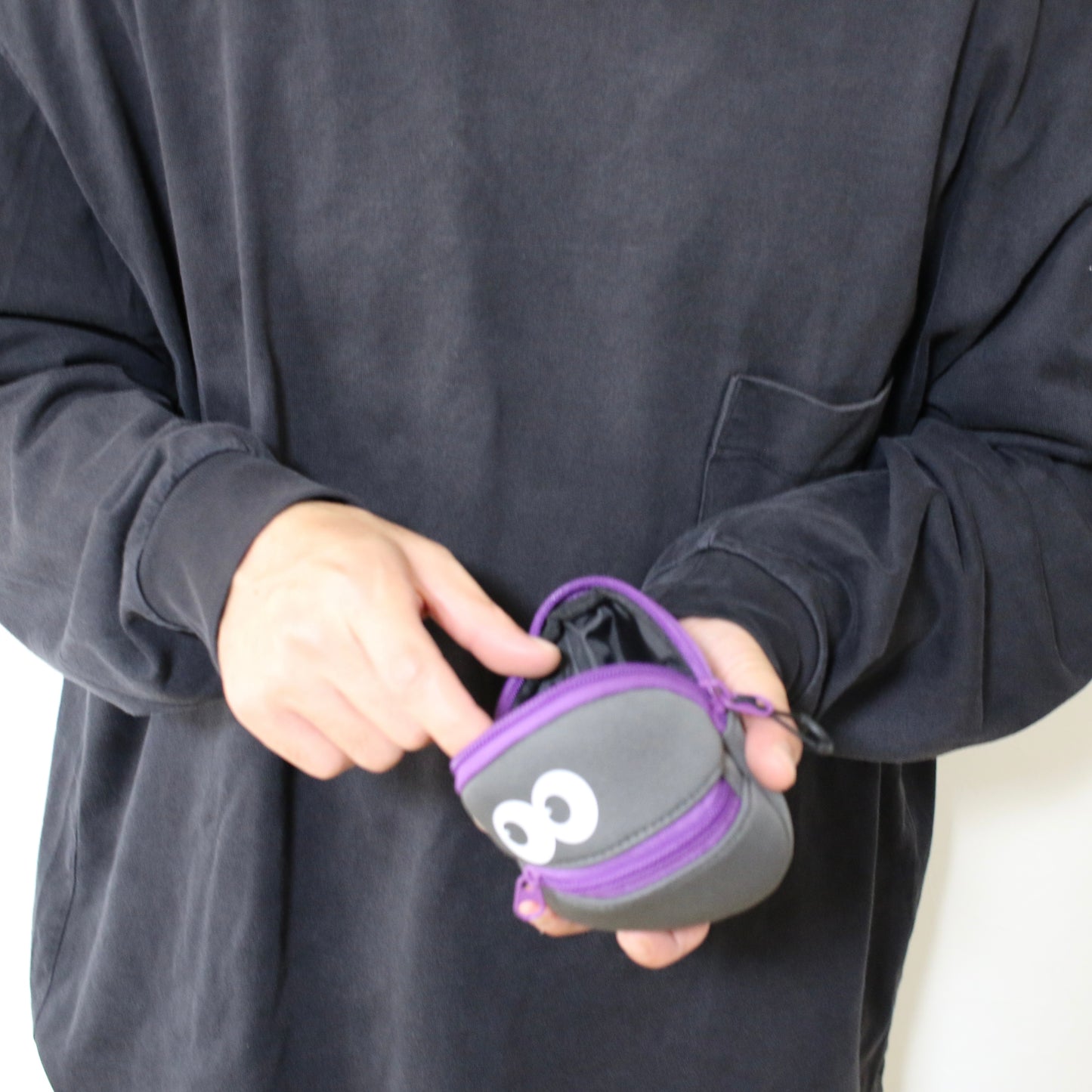 NEOPRENE TALKATIVE POUCH