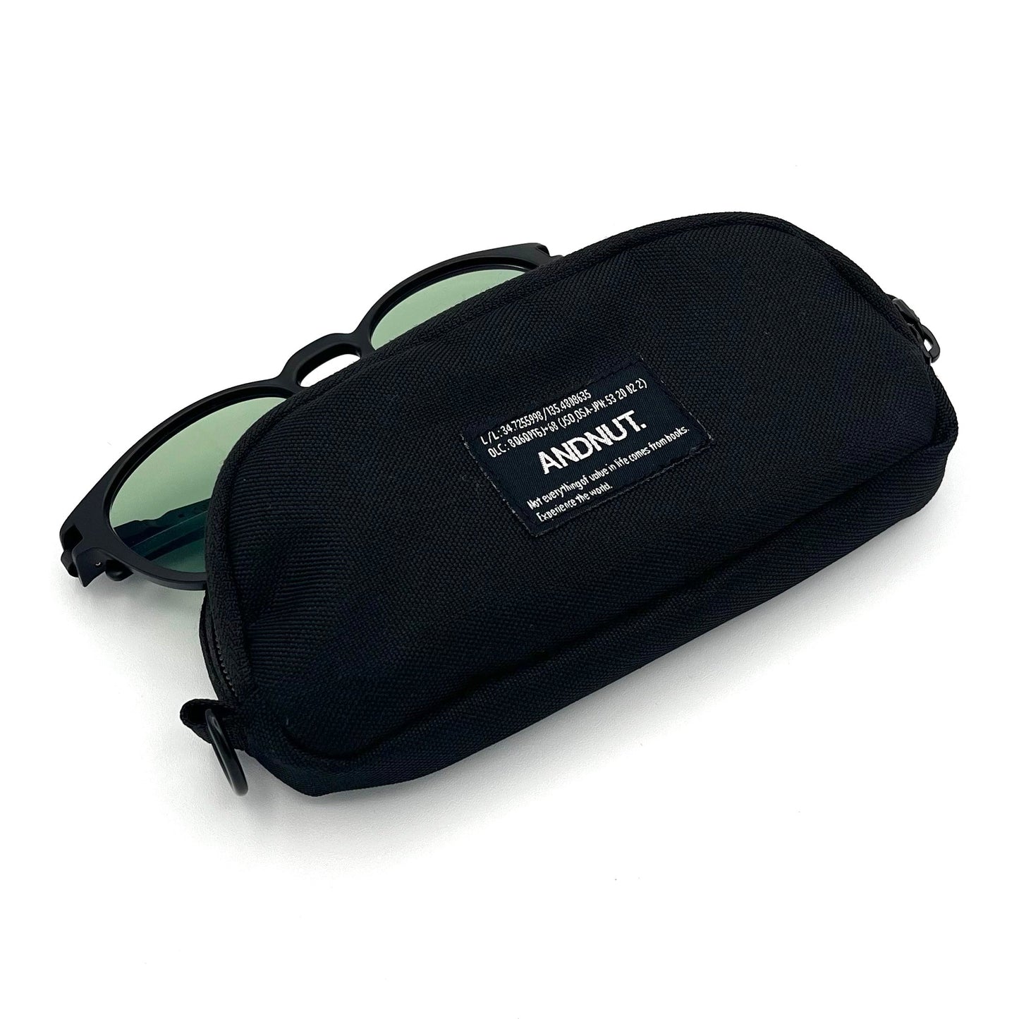THREE POUCHES SHOULDER